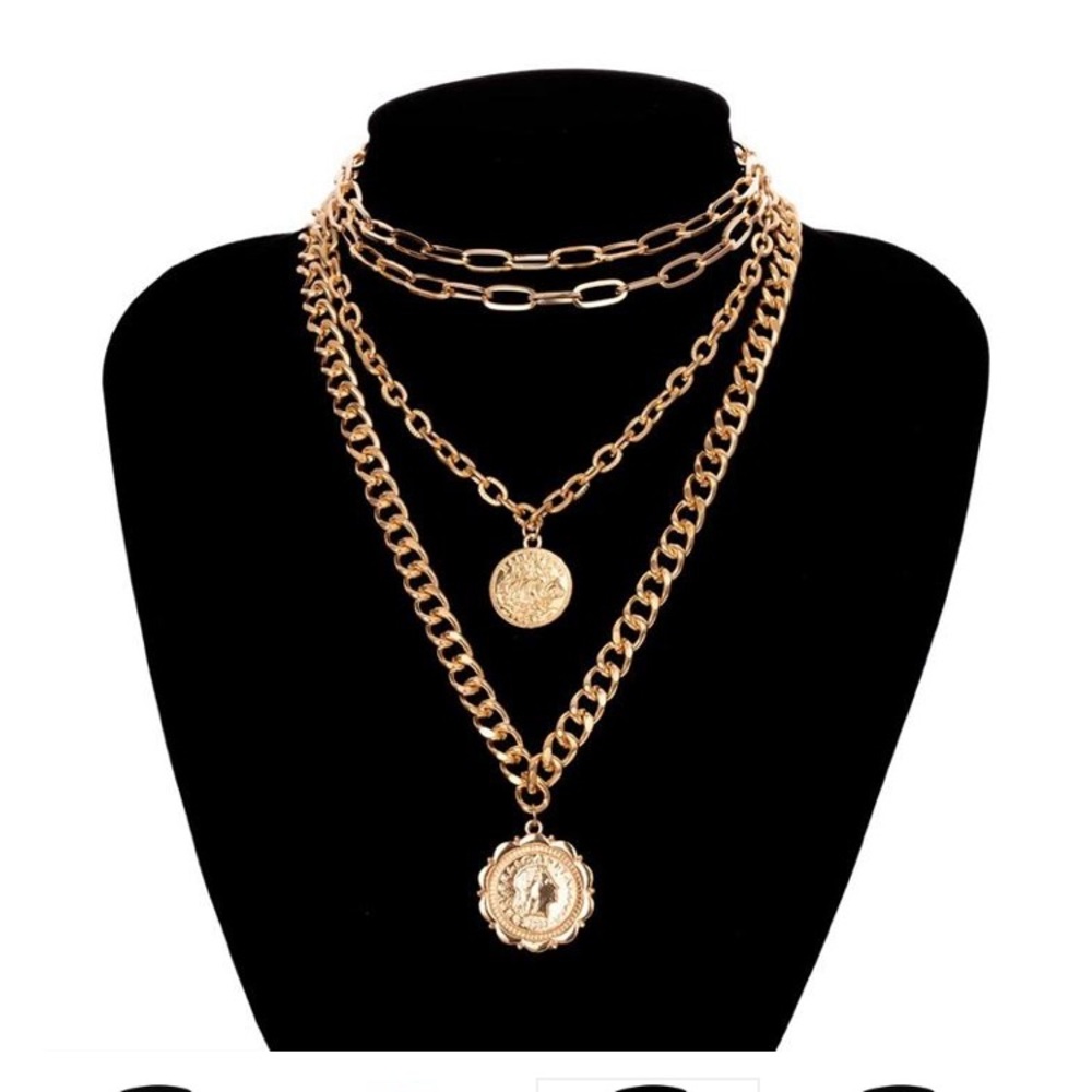 JewFancy Gold chain necklace in one piece